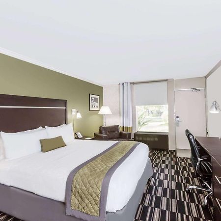 Wyndham Garden San Jose Airport Hotel Exterior photo