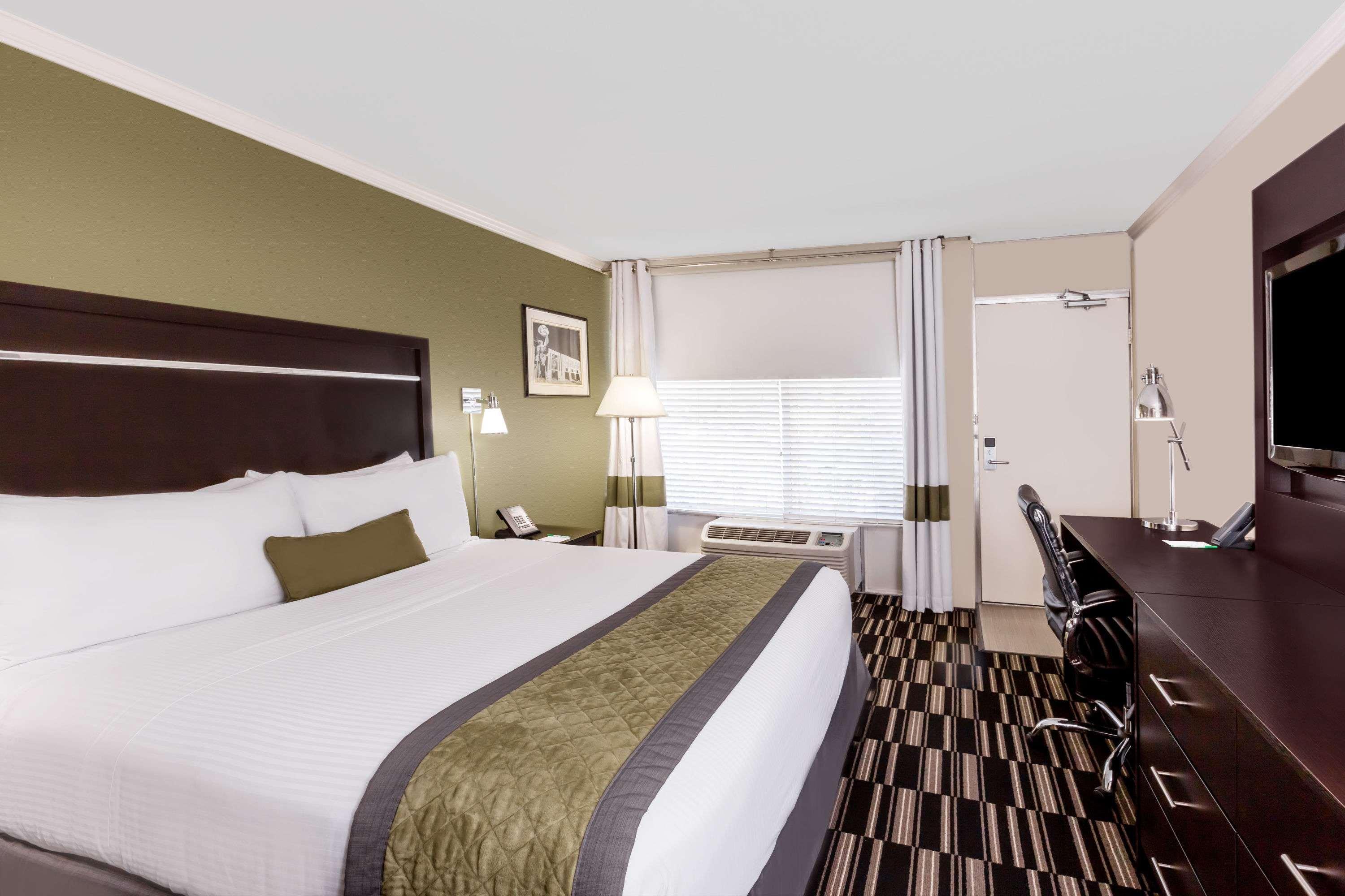 Wyndham Garden San Jose Airport Hotel Exterior photo