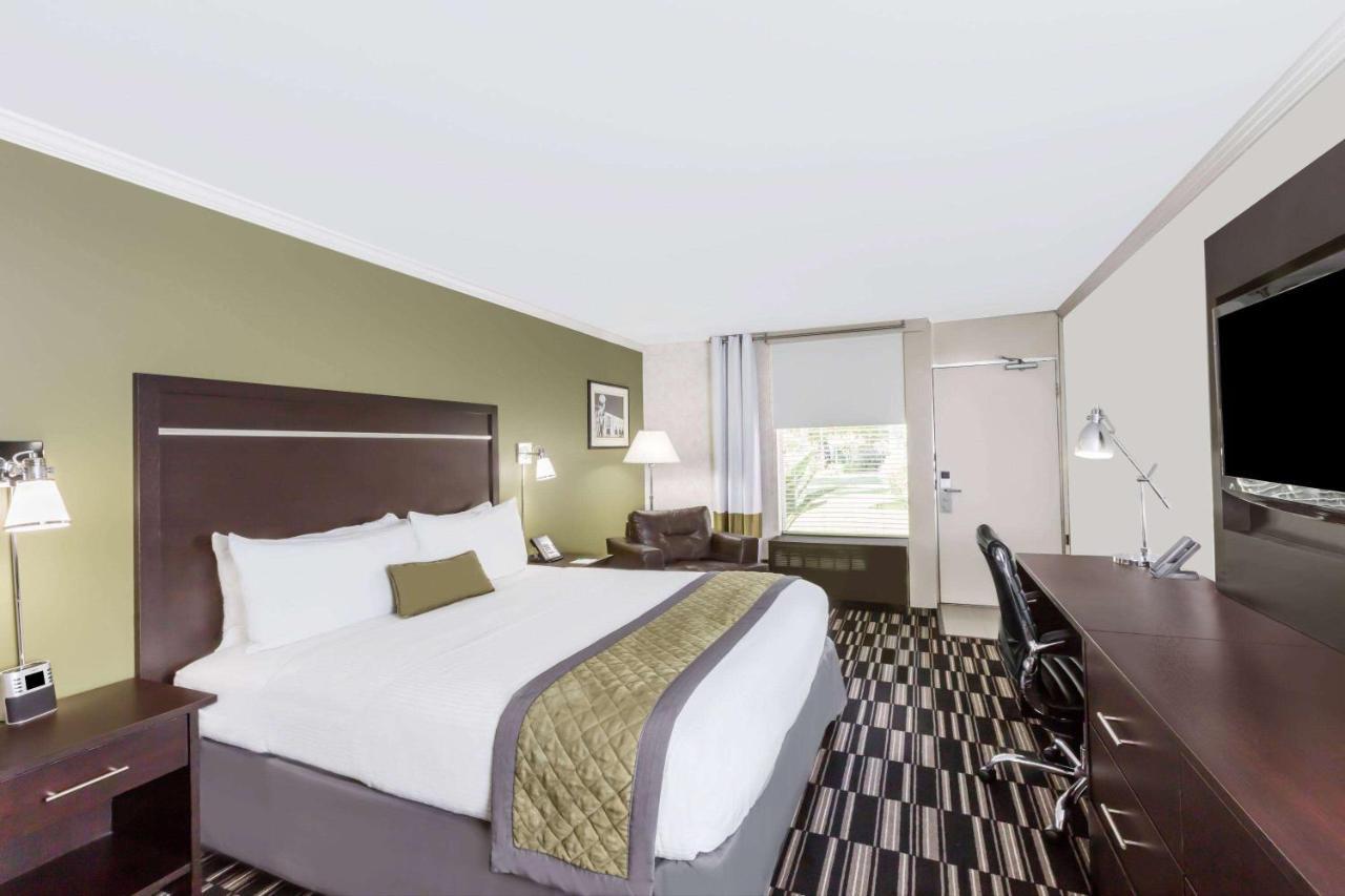 Wyndham Garden San Jose Airport Hotel Exterior photo
