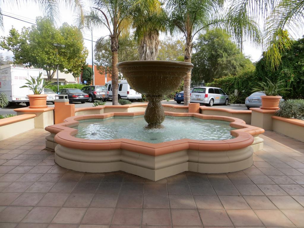 Wyndham Garden San Jose Airport Hotel Exterior photo