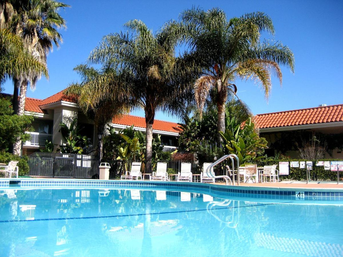 Wyndham Garden San Jose Airport Hotel Exterior photo